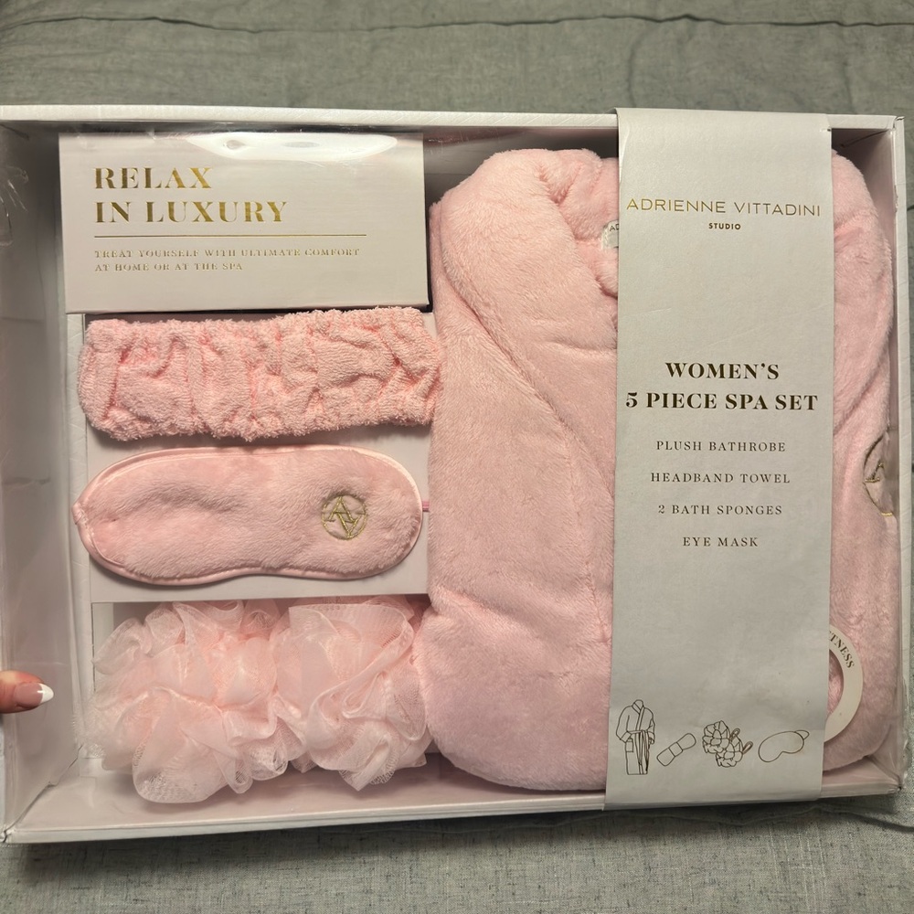 Adrienne Vittadini Pink 5-Piece Spa Set